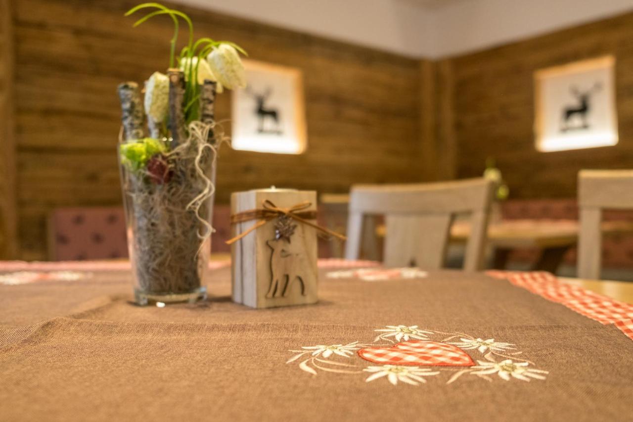 Hotel Alpspitz B&B Грайнау Экстерьер фото