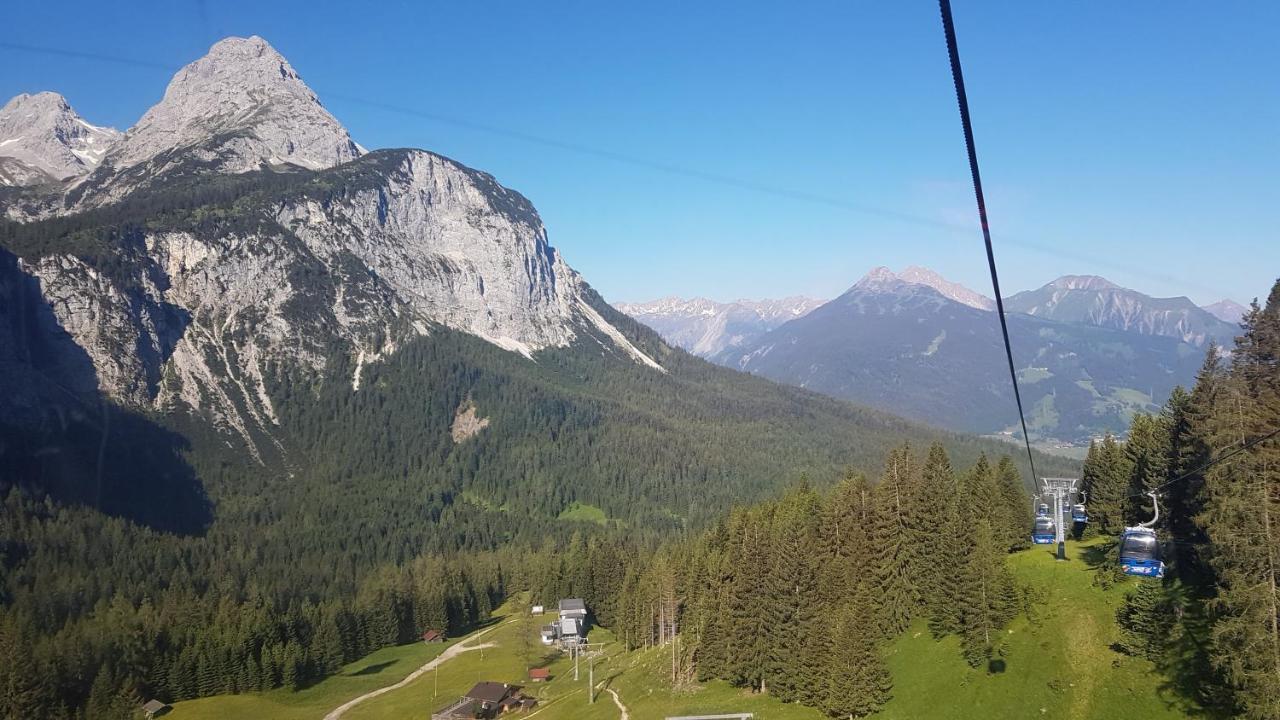 Hotel Alpspitz B&B Грайнау Экстерьер фото